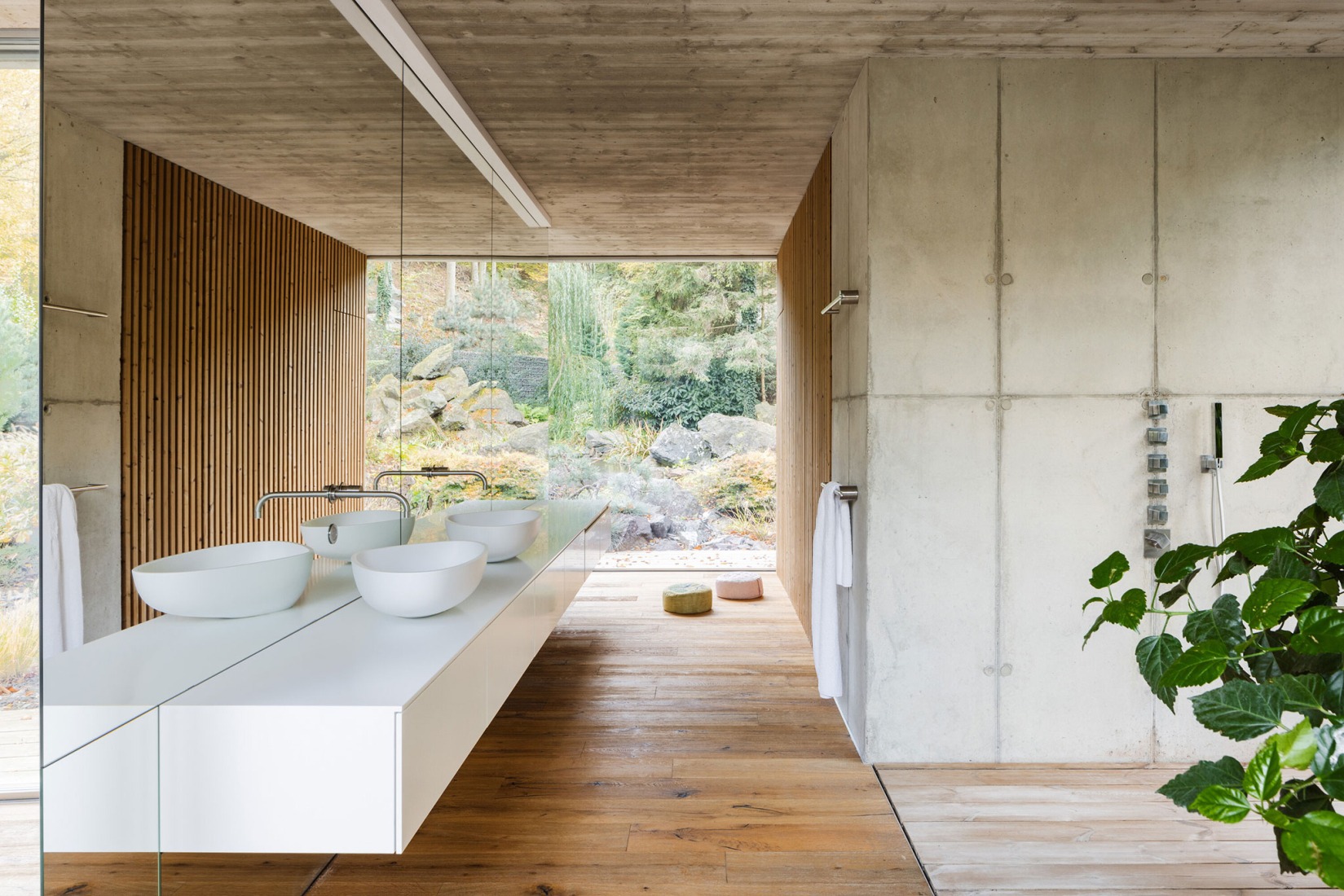 Casa Banánka por Paulíny Hovorka Architects. Fotografía por Matej Hakár.