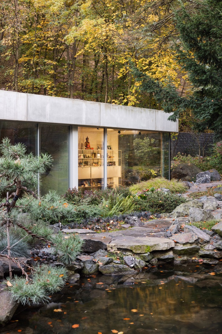 Casa Banánka por Paulíny Hovorka Architects. Fotografía por Matej Hakár.