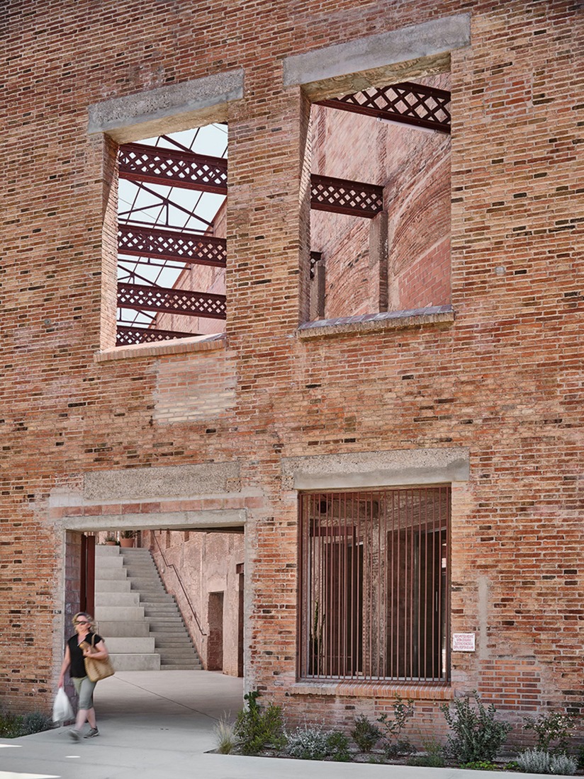 Rehabilitation of the Vapor Cortès - Prodis 1923 by Harquitectes. Photograph by Adrià Goula.