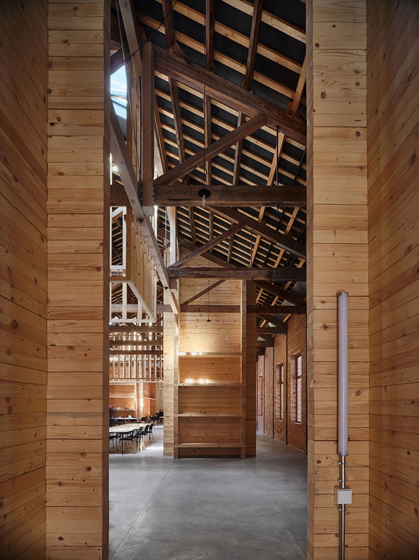 Rehabilitation of the Vapor Cortès - Prodis 1923 by Harquitectes. Photograph by Adrià Goula.