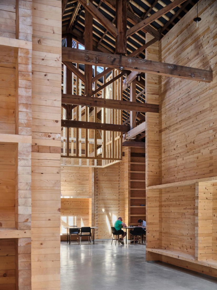 Rehabilitation of the Vapor Cortès - Prodis 1923 by Harquitectes. Photograph by Adrià Goula.