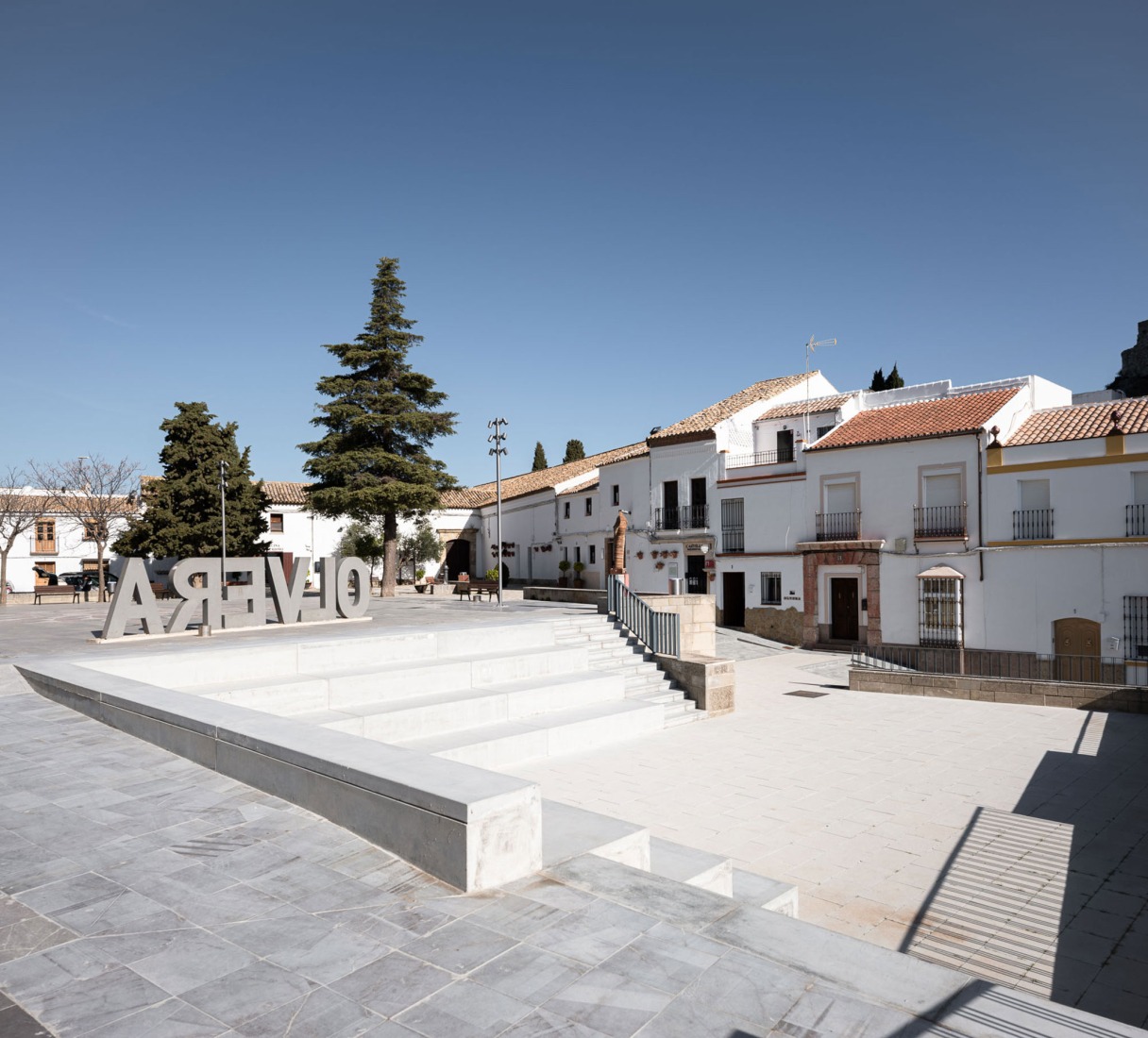 Regeneration of urban spaces in the historic center of Olvera by Estudio Acta. Photograph by Fernando Alda.