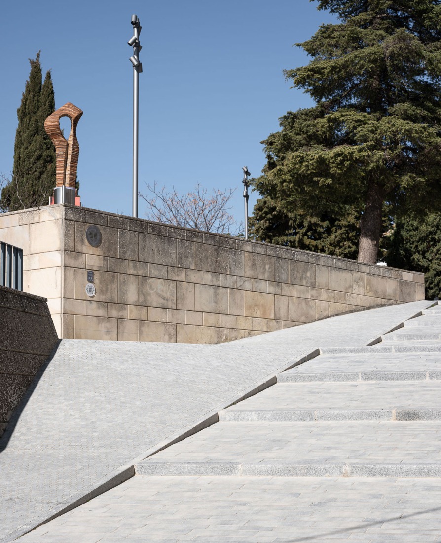 Regeneration of urban spaces in the historic center of Olvera by Estudio Acta. Photograph by Fernando Alda.