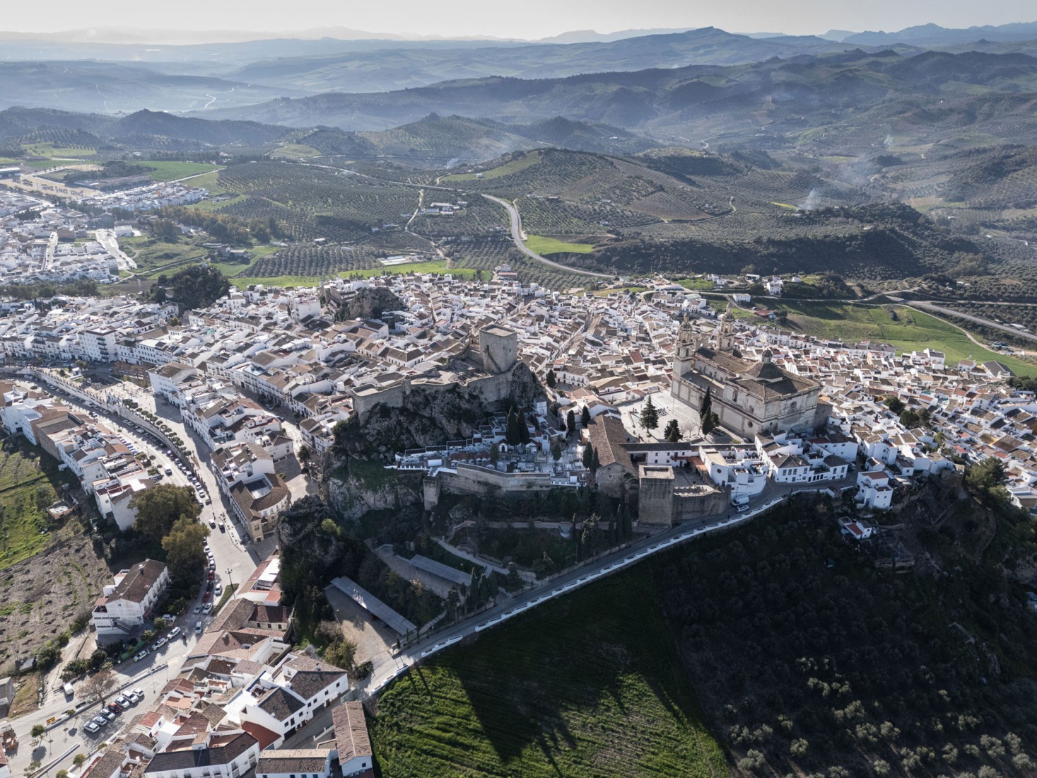 Regeneration of urban spaces in the historic center of Olvera by Estudio Acta. Photograph by Fernando Alda.