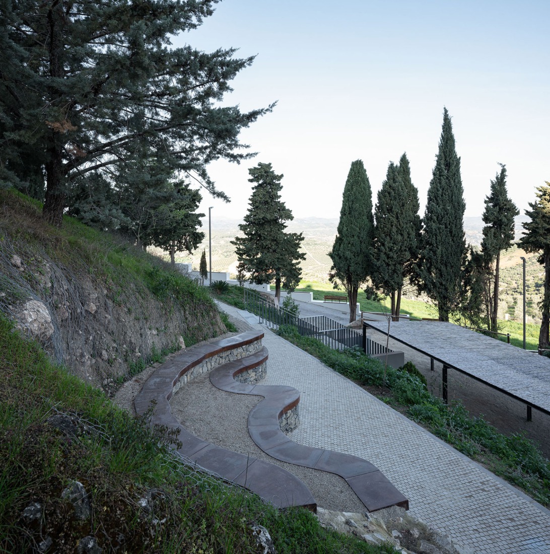 Regeneration of urban spaces in the historic center of Olvera by Estudio Acta. Photograph by Fernando Alda.
