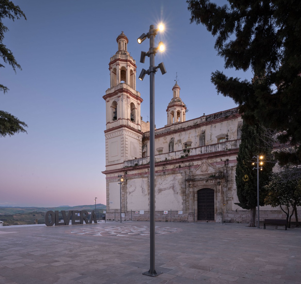 Regeneration of urban spaces in the historic center of Olvera by Estudio Acta. Photograph by Fernando Alda.