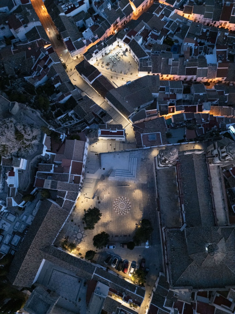 Regeneration of urban spaces in the historic center of Olvera by Estudio Acta. Photograph by Fernando Alda.