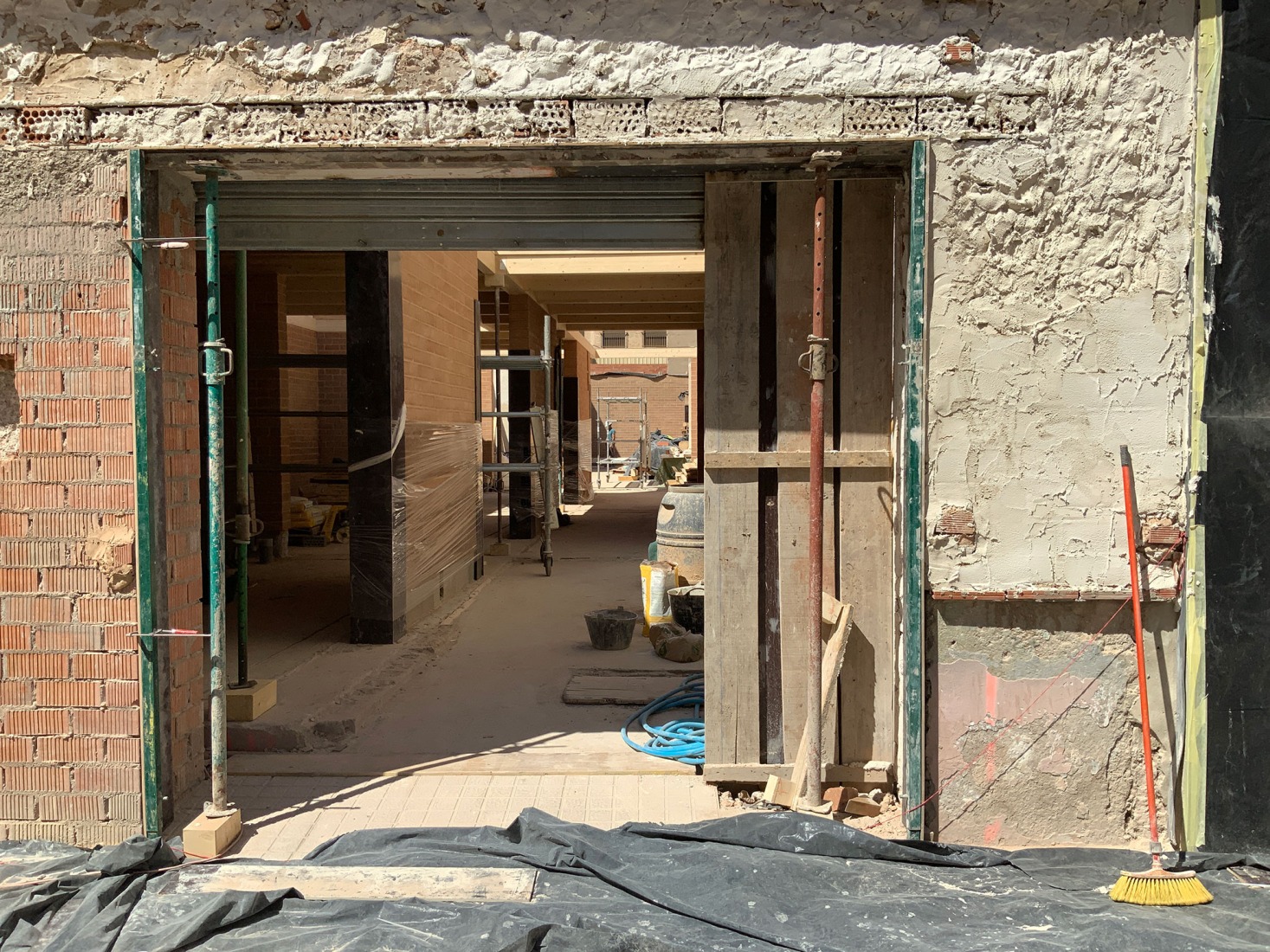 Construction photos. "La Sequieta" House by Lacol SCCL.