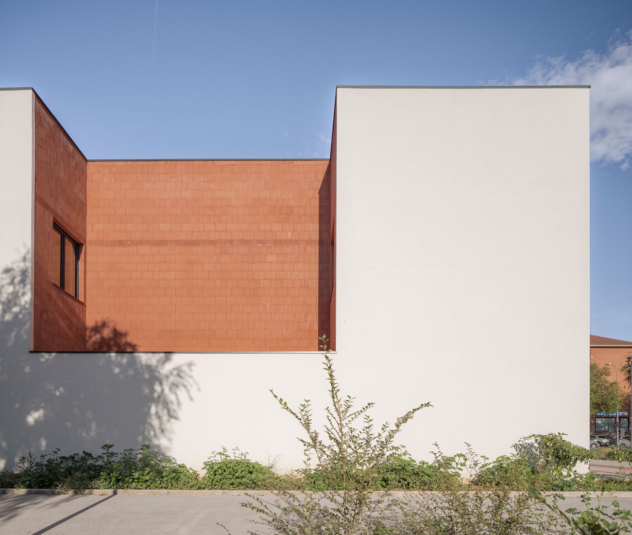 Socio Cultural Centre "El Ensanche" by Parra Arquitectos + José Miguel Useros. Photography by Imagen Subliminal.