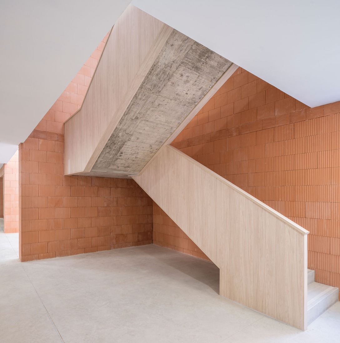 Socio Cultural Centre "El Ensanche" by Parra Arquitectos + José Miguel Useros. Photography by Imagen Subliminal.