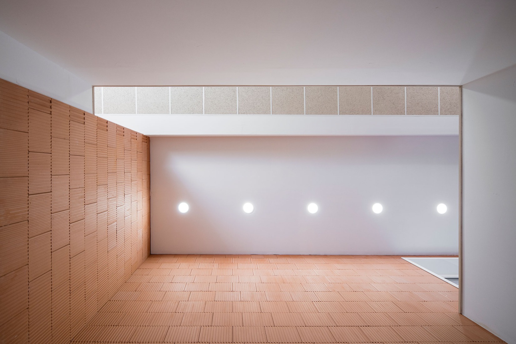 Socio Cultural Centre "El Ensanche" by Parra Arquitectos + José Miguel Useros. Photography by Imagen Subliminal.