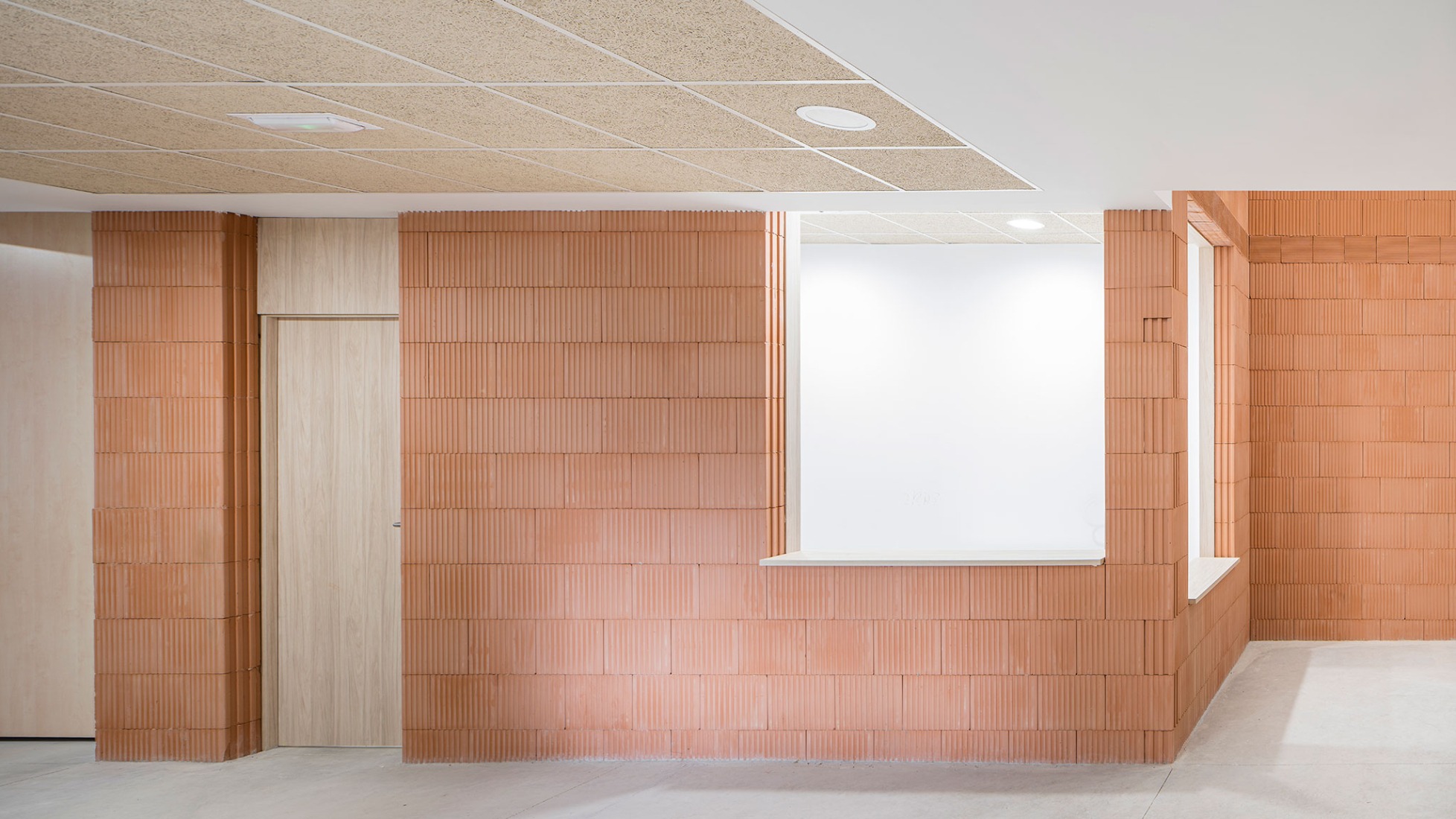 Socio Cultural Centre "El Ensanche" by Parra Arquitectos + José Miguel Useros. Photography by Imagen Subliminal.