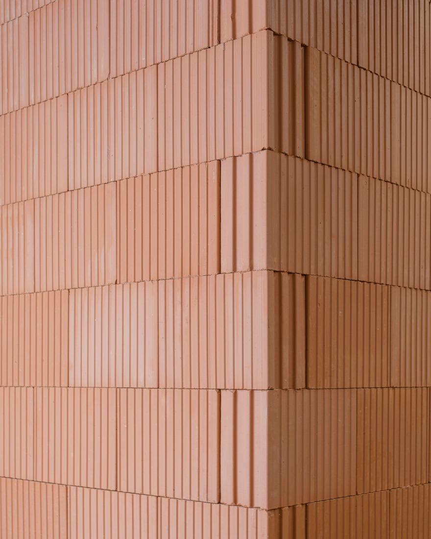Socio Cultural Centre "El Ensanche" by Parra Arquitectos + José Miguel Useros. Photography by Imagen Subliminal.