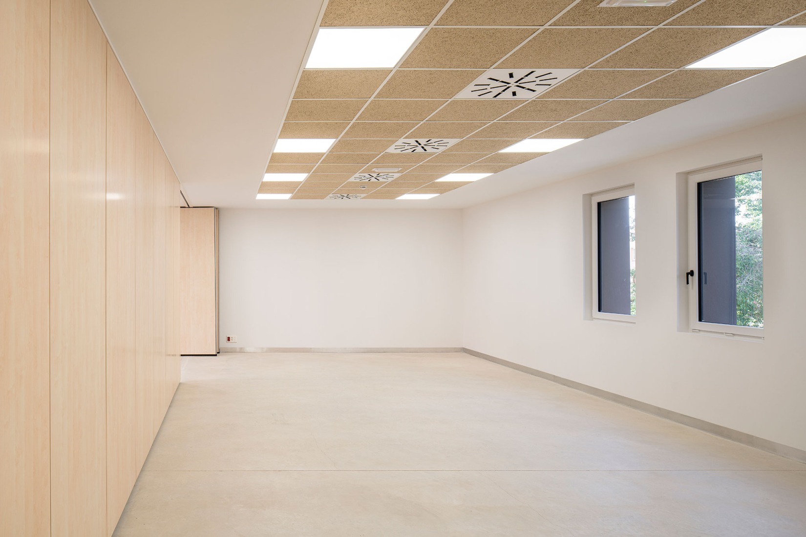 Socio Cultural Centre "El Ensanche" by Parra Arquitectos + José Miguel Useros. Photography by Imagen Subliminal.
