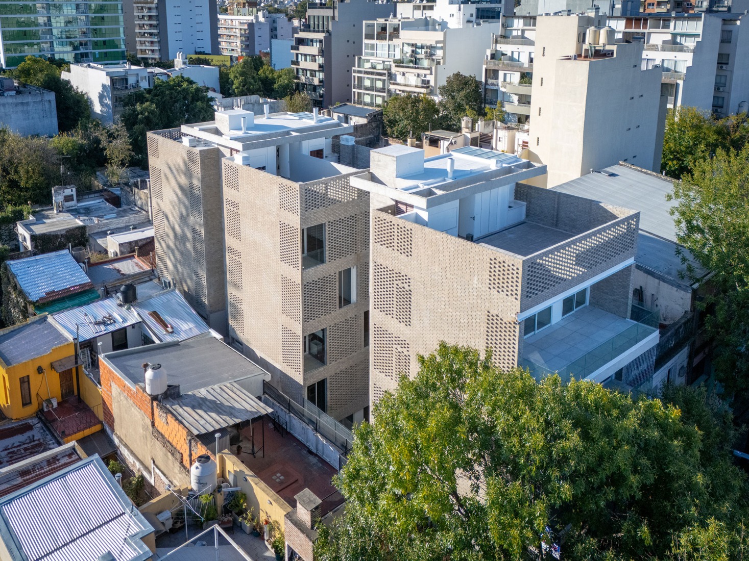 NÑZ 3949 por Estudio Arqtipo. Fotografía por Israel Caire.