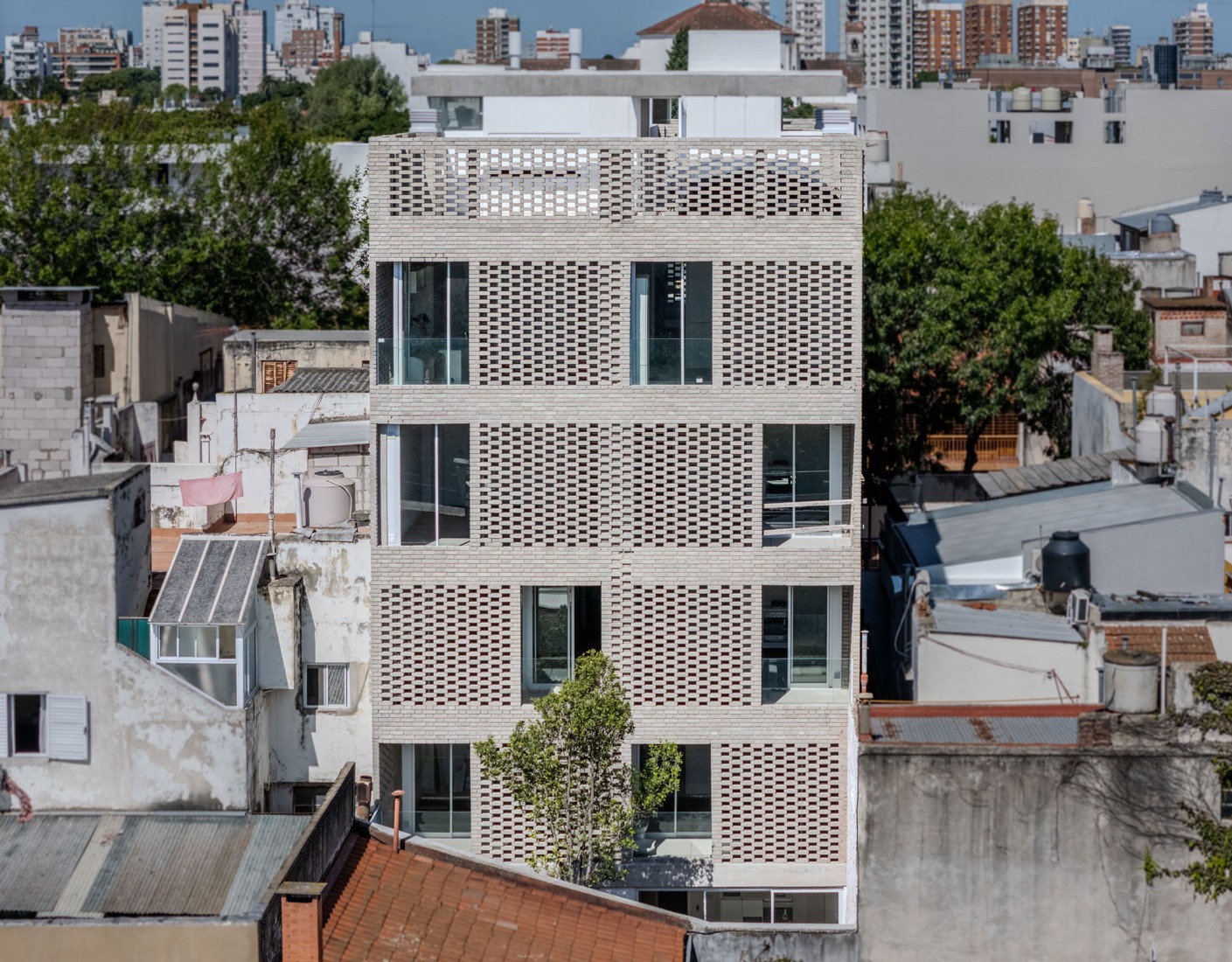 NÑZ 3949 por Estudio Arqtipo. Fotografía por Israel Caire.