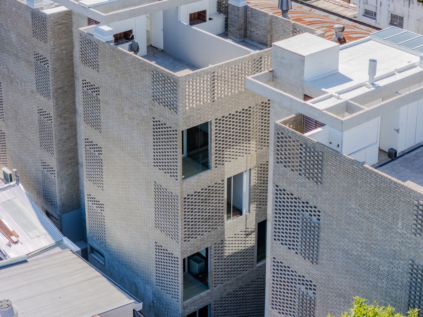 NÑZ 3949 por Estudio Arqtipo. Fotografía por Israel Caire.