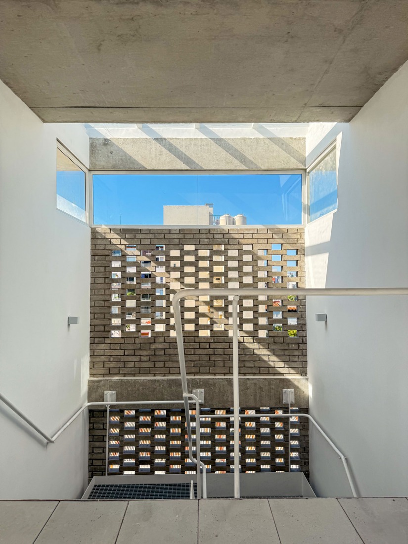 NÑZ 3949 por Estudio Arqtipo. Fotografía por Israel Caire.