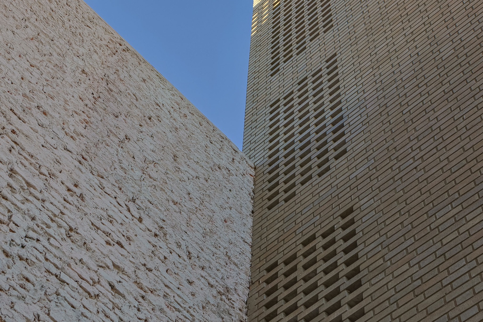 NÑZ 3949 por Estudio Arqtipo. Fotografía por Israel Caire.