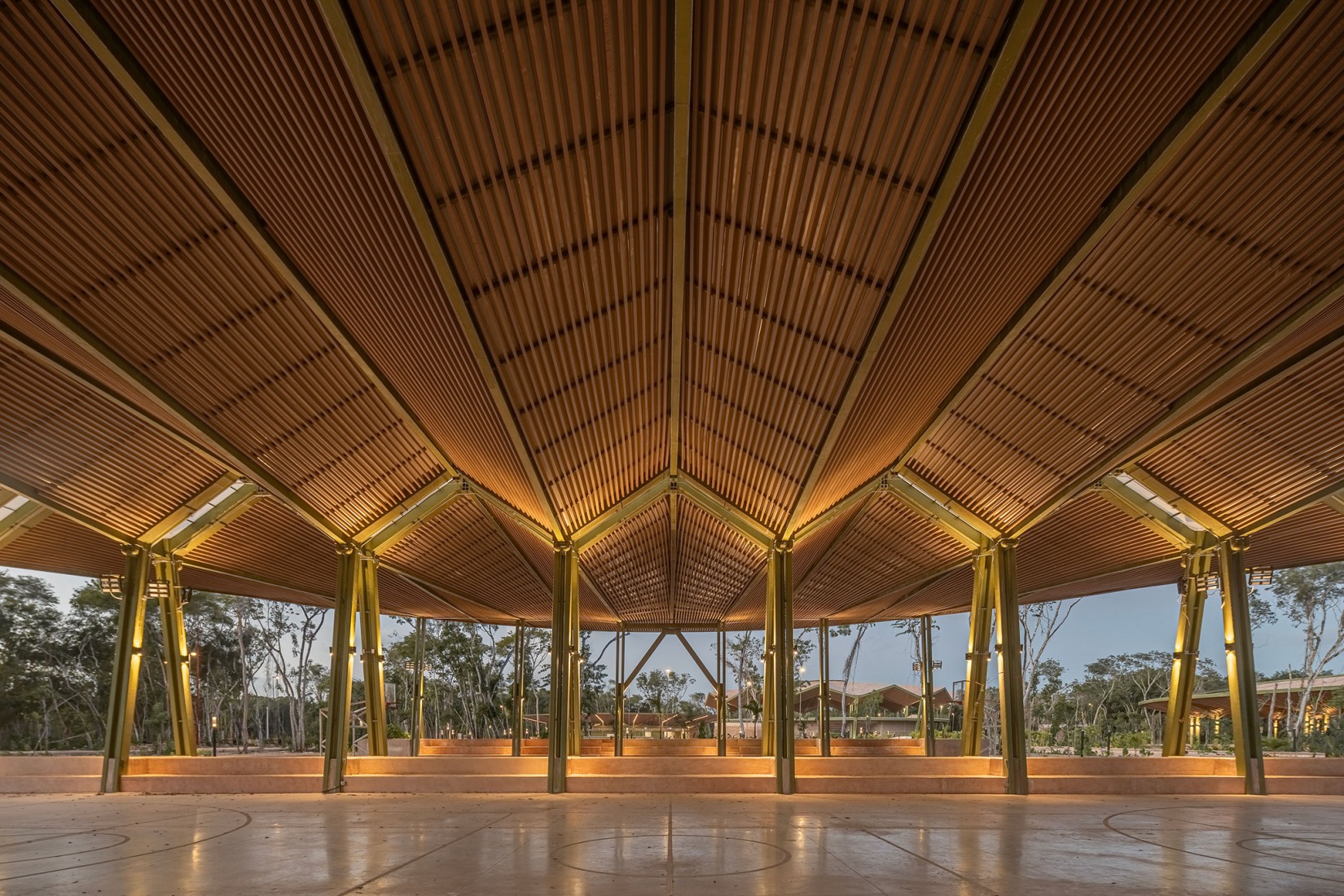 Courts. Quintana Roo Park by Aidia Studio. Photography by Andrés Cedillo. Courts. Quintana Roo Park by Aidia Studio. Photography by Andrés Cedillo.