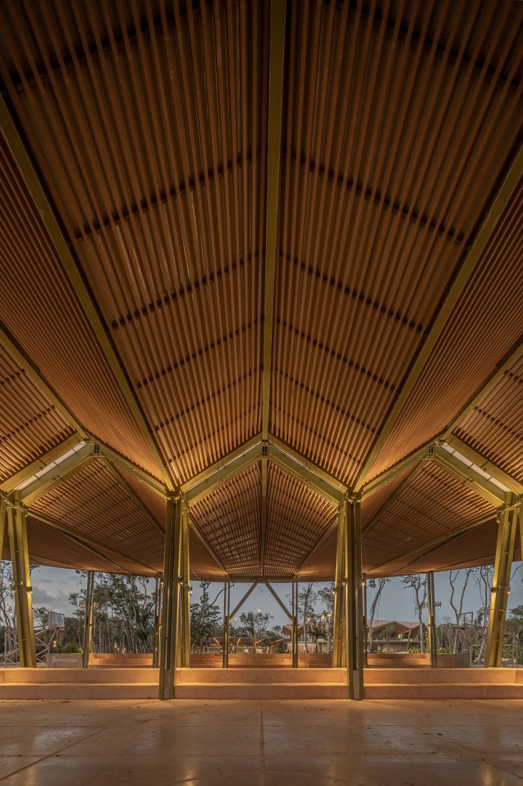 Courts. Quintana Roo Park by Aidia Studio. Photography by Andrés Cedillo. Courts. Quintana Roo Park by Aidia Studio. Photography by Andrés Cedillo.s. Quintana Roo Park by Aidia Studio. Photography by Andrés Cedillo.
