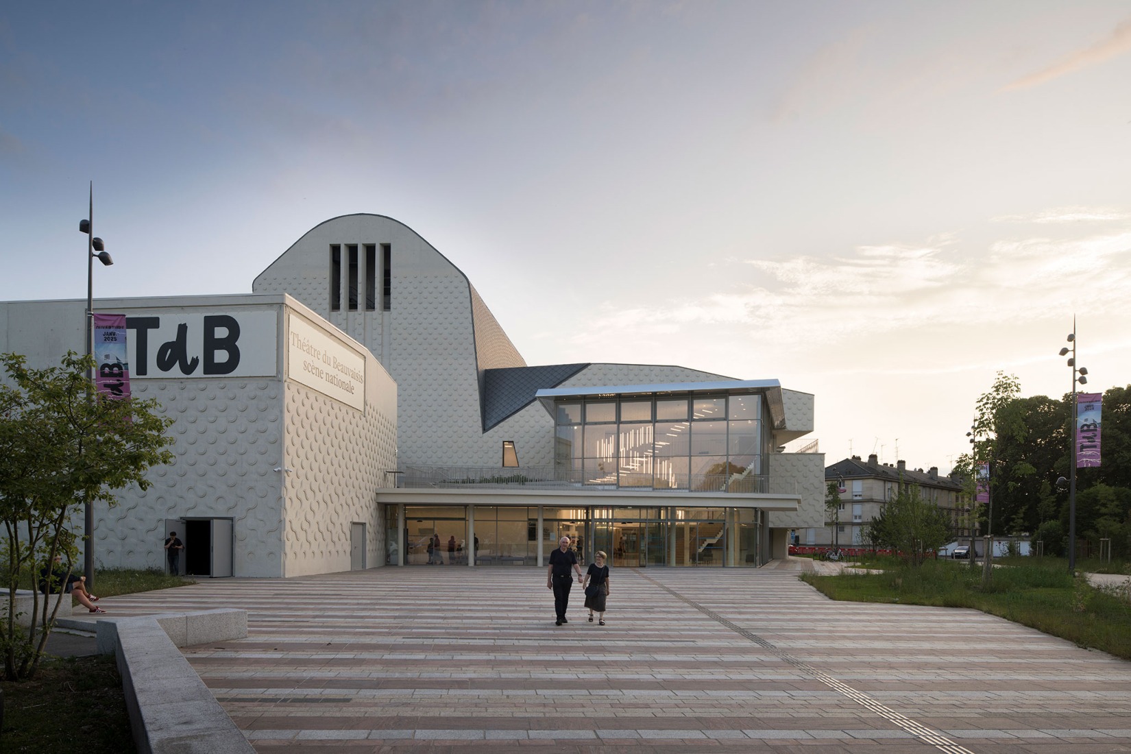 Teatro Regional de Beauvaisis por AJC Architectes. Fotografía por Nicolas Borel.