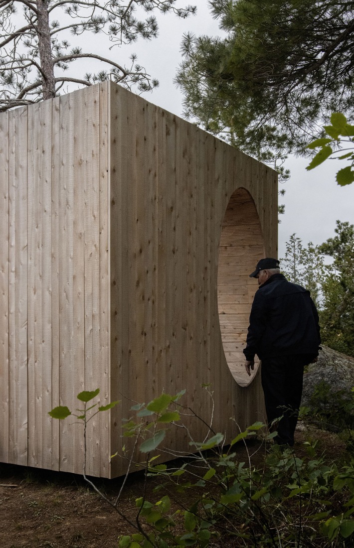 "Faire le vide" by Luca Fortin and Atelier Mock/up. Photograph by Karma Photographie. "Faire le vide" by Luca Fortin and Atelier Mock/up. Photograph by Karma Photographie.