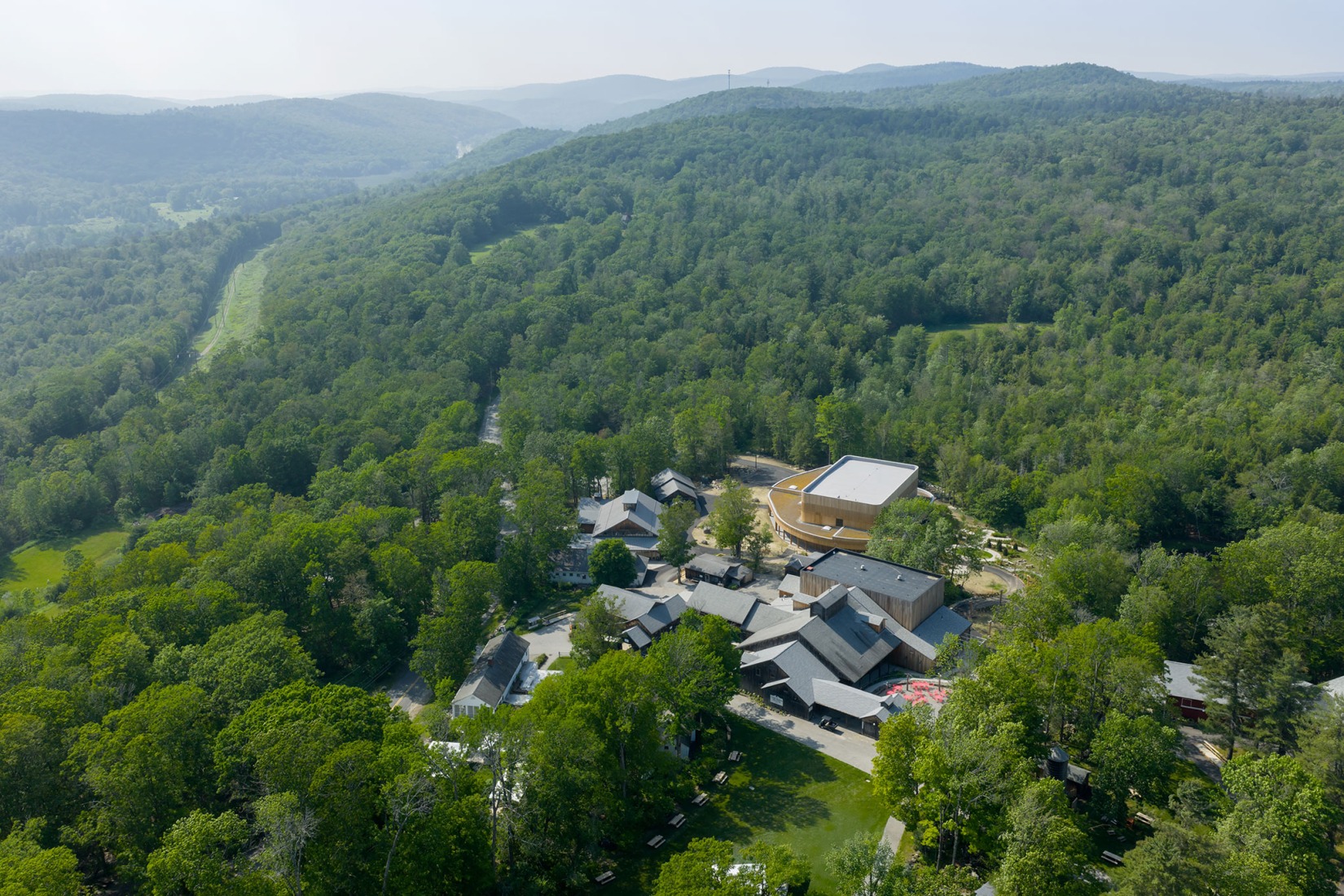 Teatro Doris Theatre por Mecanoo. Fotografía por Iwan Baan, Cortesía por Jacob's Pillow.