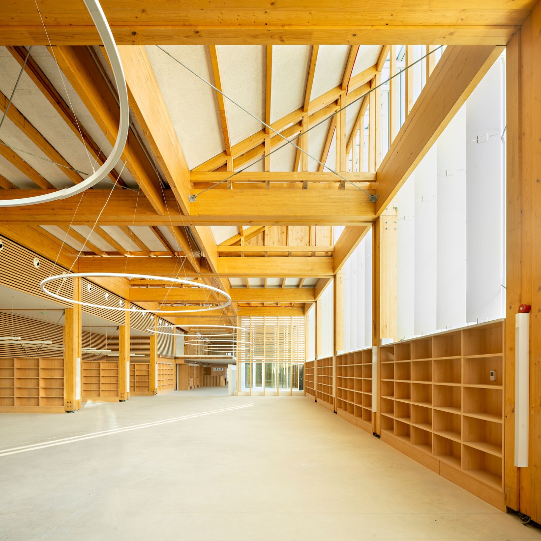 La Biblioteca de los Mil Soles por MADC & Partners. Fotografía por Javier Callejas (fotógrafo en Verosímil). La Biblioteca de los Mil Soles por MADC & Partners. Fotografía por Javier Callejas (fotógrafo en Verosímil).