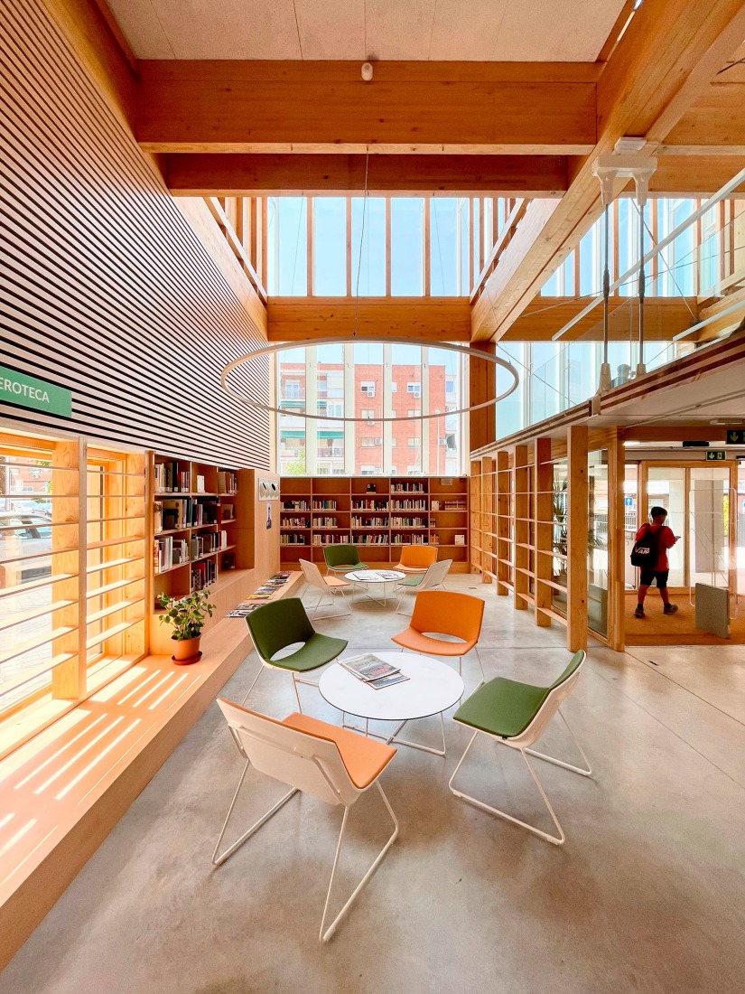 La Biblioteca de los Mil Soles por MADC & Partners. Fotografía por Javier Callejas (fotógrafo en Verosímil). La Biblioteca de los Mil Soles por MADC & Partners. Fotografía por Javier Callejas (fotógrafo en Verosímil).