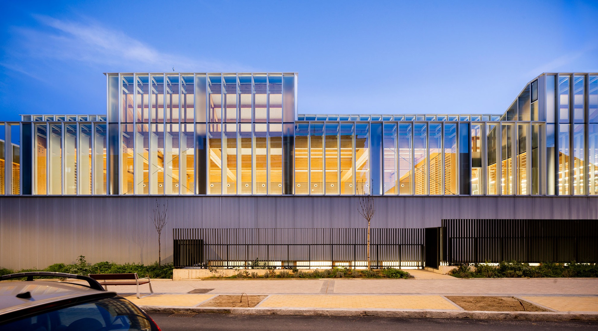 La Biblioteca de los Mil Soles por MADC & Partners. Fotografía por Javier Callejas (fotógrafo en Verosímil). La Biblioteca de los Mil Soles por MADC & Partners. Fotografía por Javier Callejas (fotógrafo en Verosímil).