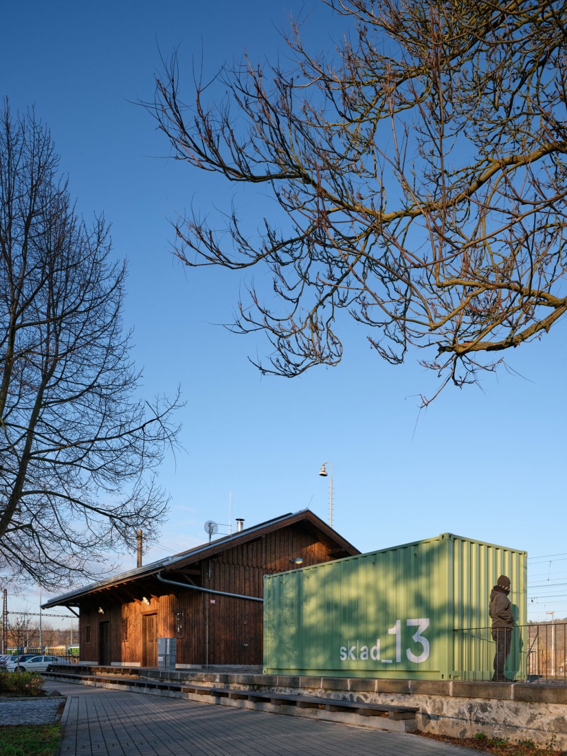 Drevak por Sodomka Sodomková Architekti. Fotografía por BoysPlayNice.