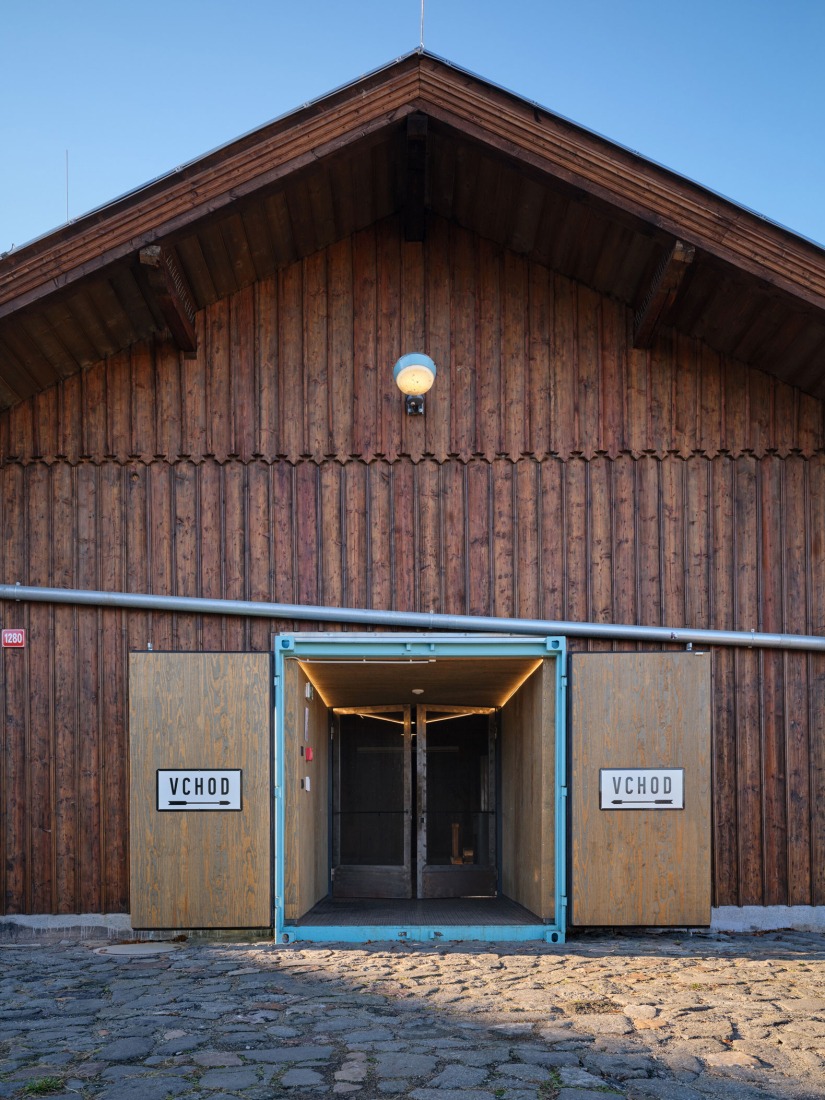 Drevak por Sodomka Sodomková Architekti. Fotografía por BoysPlayNice.