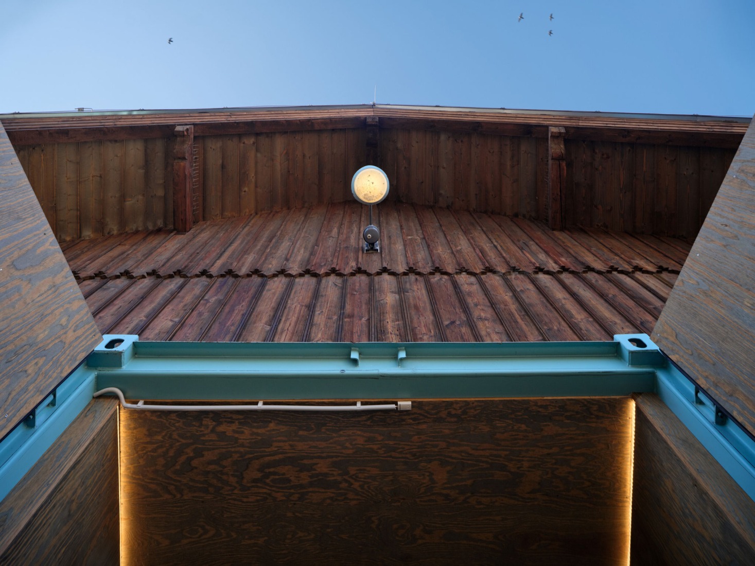 Drevak por Sodomka Sodomková Architekti. Fotografía por BoysPlayNice.