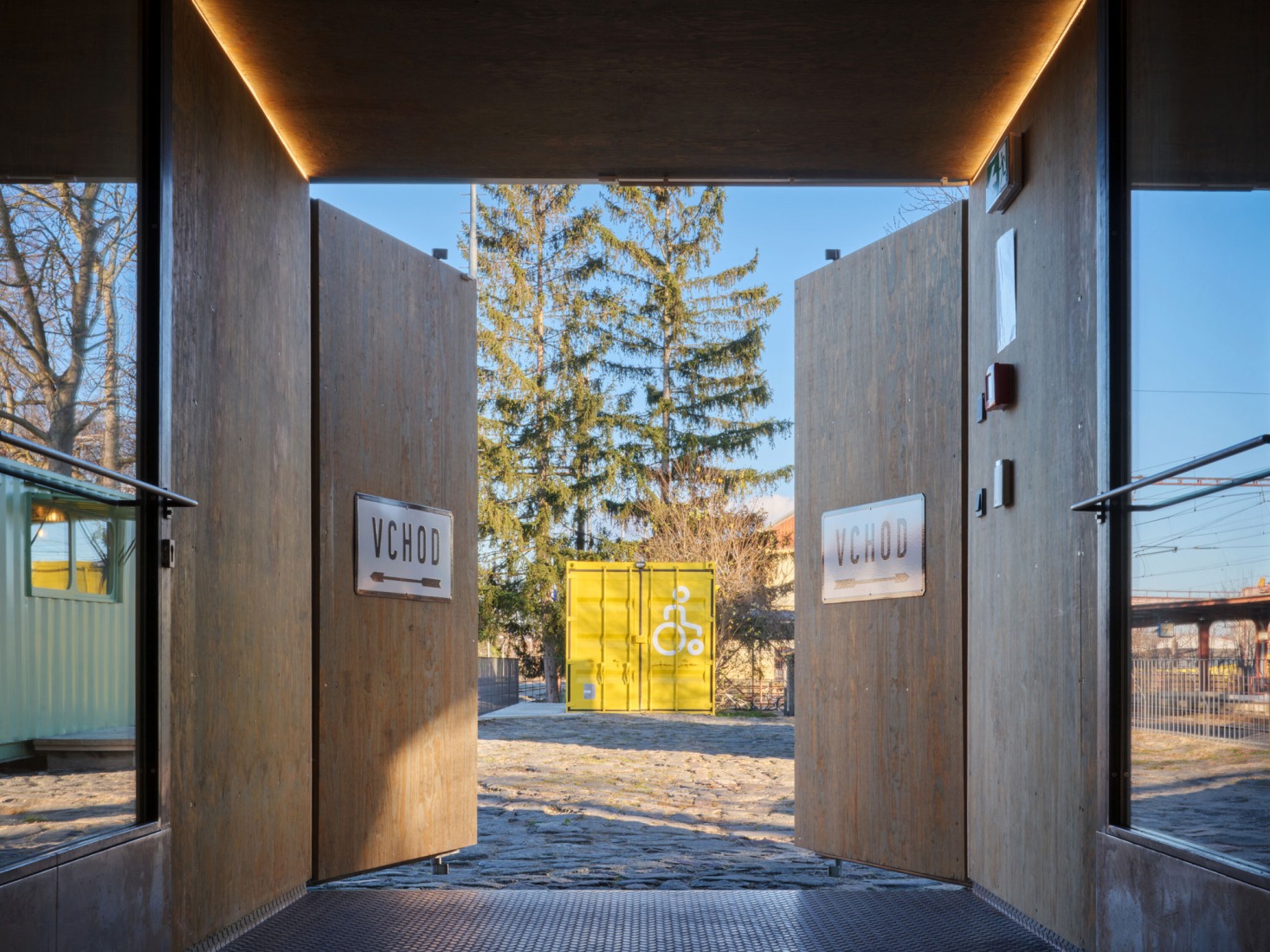 Drevak por Sodomka Sodomková Architekti. Fotografía por BoysPlayNice.