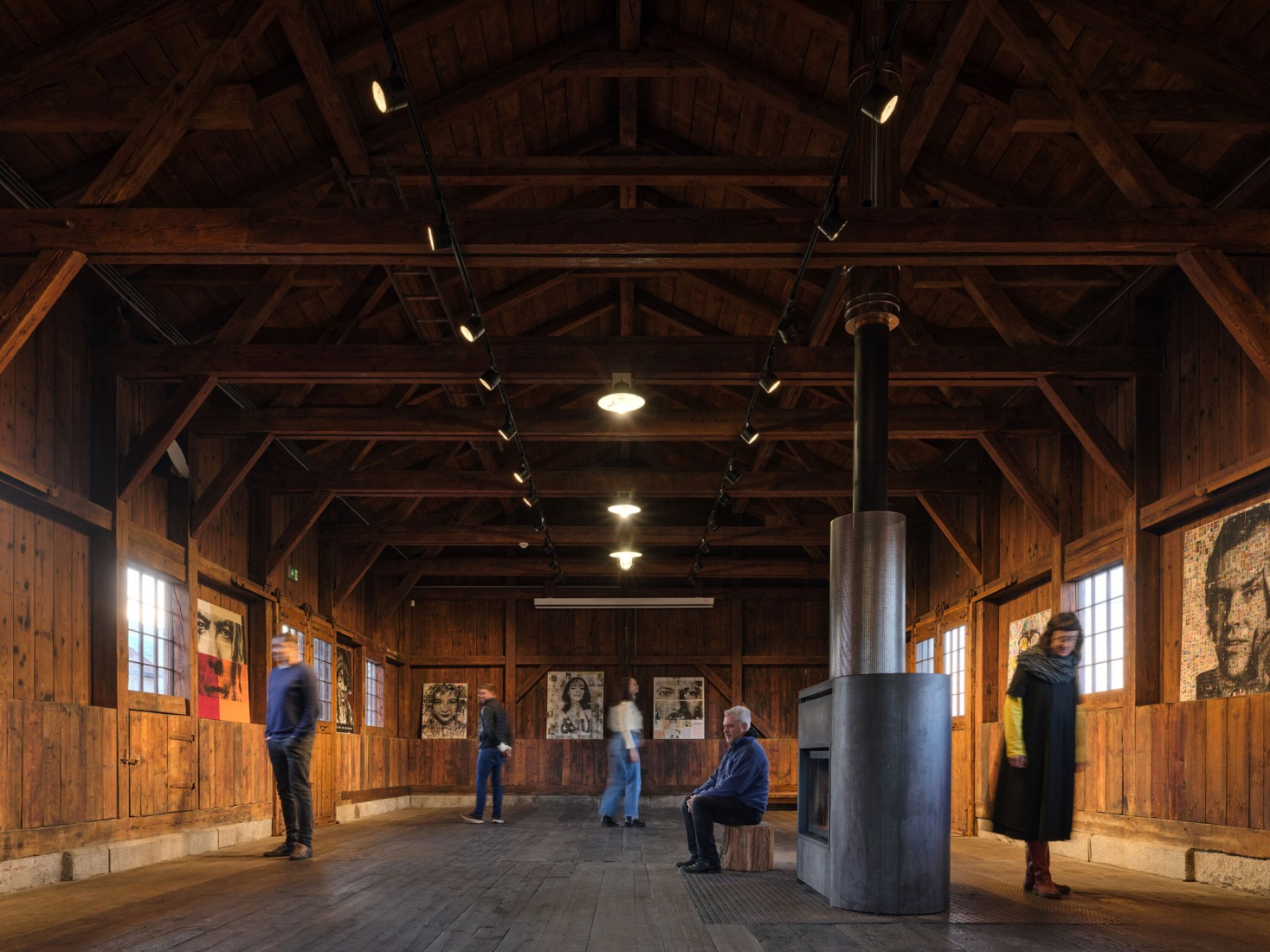 Drevak por Sodomka Sodomková Architekti. Fotografía por BoysPlayNice.