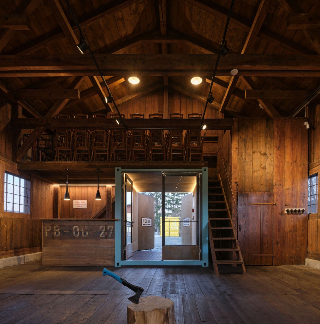 Drevak por Sodomka Sodomková Architekti. Fotografía por BoysPlayNice.