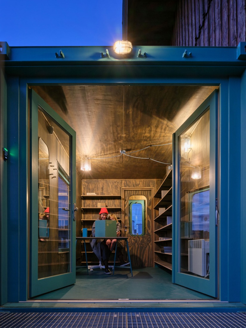 Drevak por Sodomka Sodomková Architekti. Fotografía por BoysPlayNice.