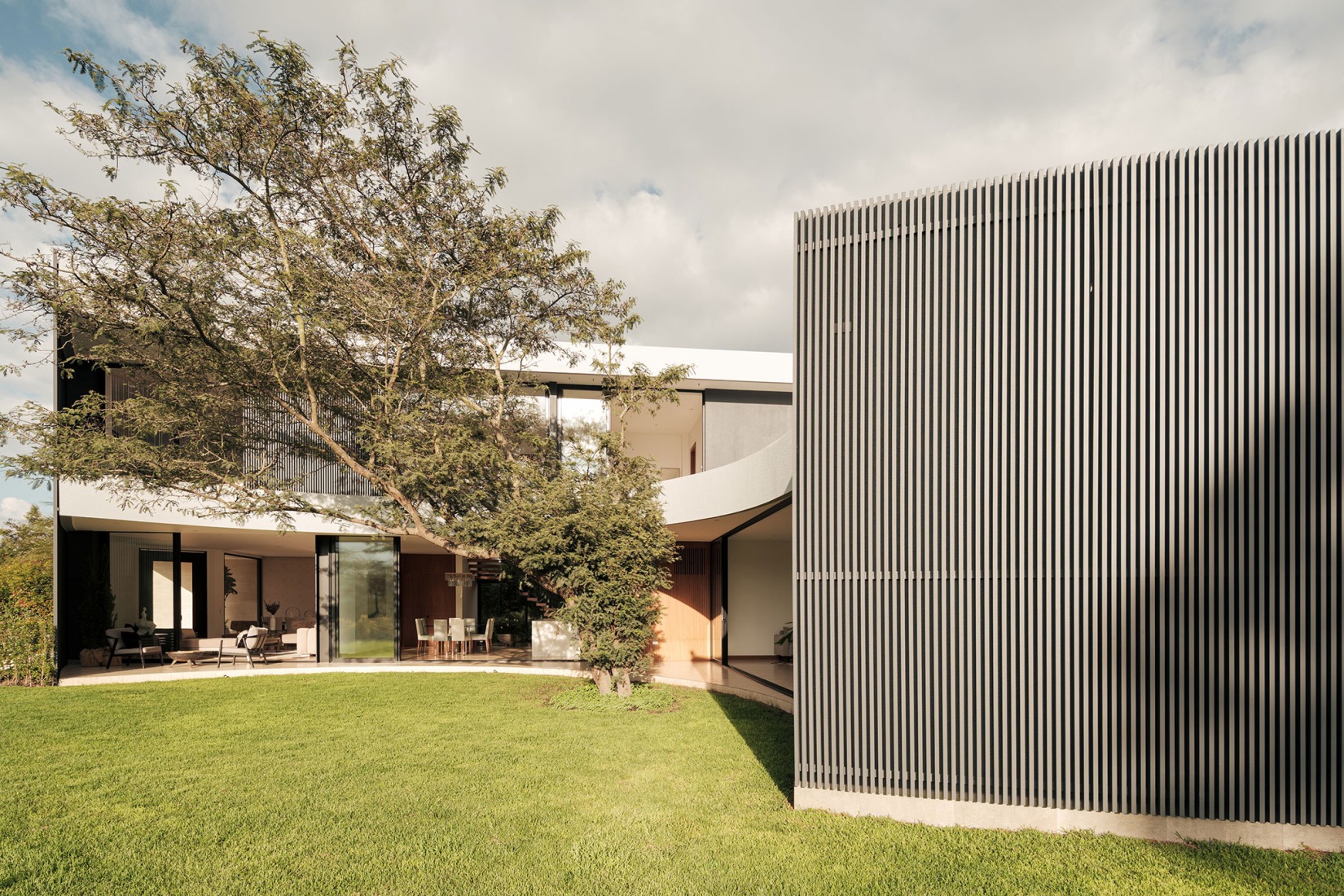 Casa Riba by TEC Taller EC. Photograph by Lorena Darquea. Casa Riba by TEC Taller EC. Photograph by Lorena Darquea.