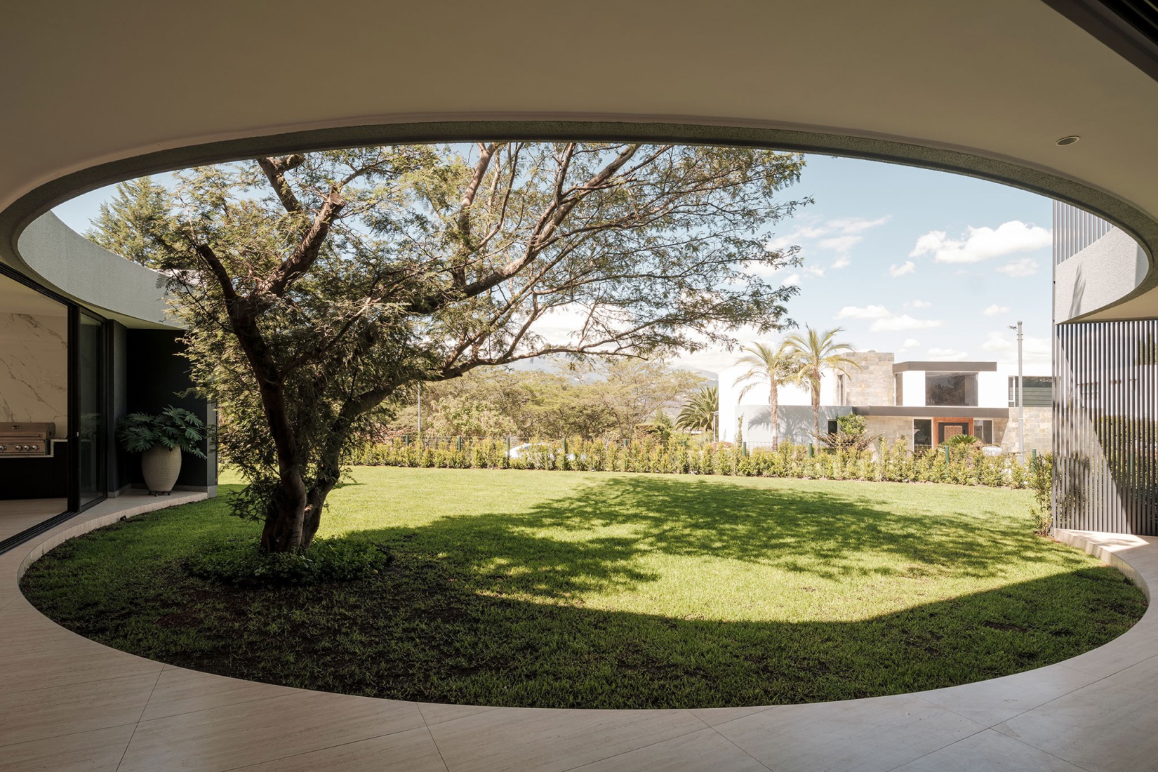 Casa Riba by TEC Taller EC. Photograph by Lorena Darquea. Casa Riba by TEC Taller EC. Photograph by Lorena Darquea.