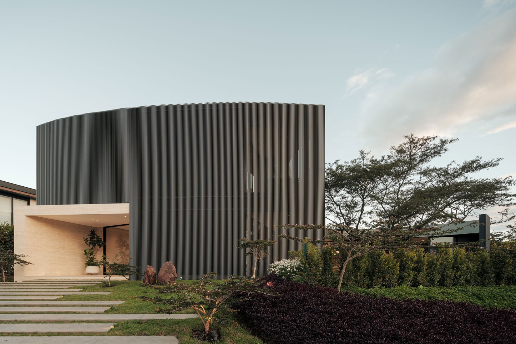 Casa Riba by TEC Taller EC. Photograph by Lorena Darquea. Casa Riba by TEC Taller EC. Photograph by Lorena Darquea.