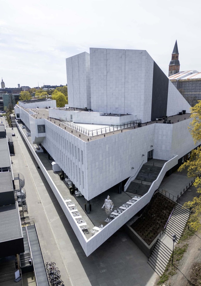 Alvar Aalto's Finlandia Hall renovated by Arkkitehdit NRT.