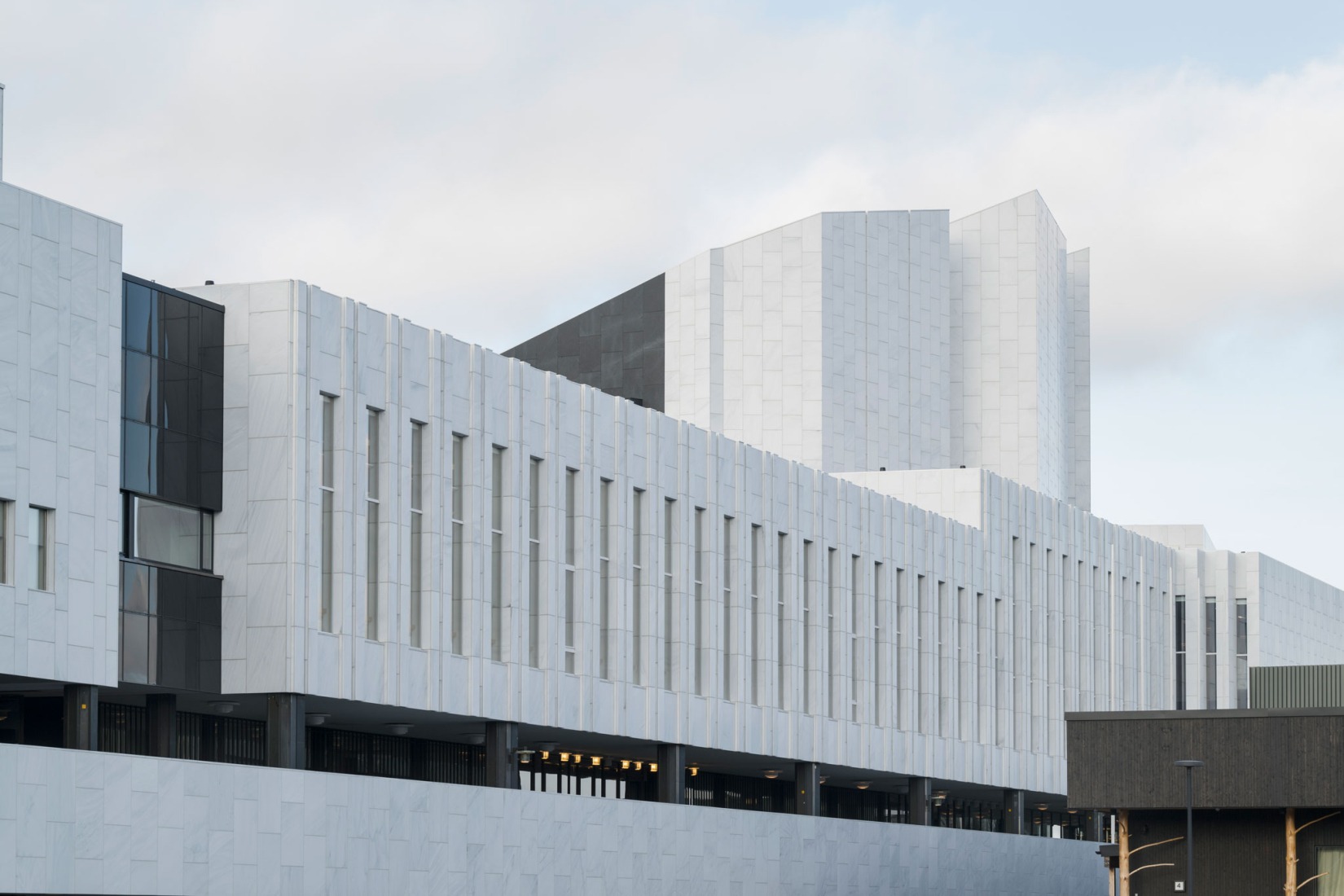 Alvar Aalto's Finlandia Hall renovated by Arkkitehdit NRT. Photograph by Juho Kuva.