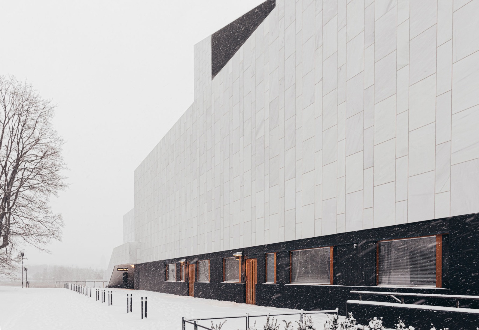 Alvar Aalto's Finlandia Hall. Photograph by Talvi Tayreso.