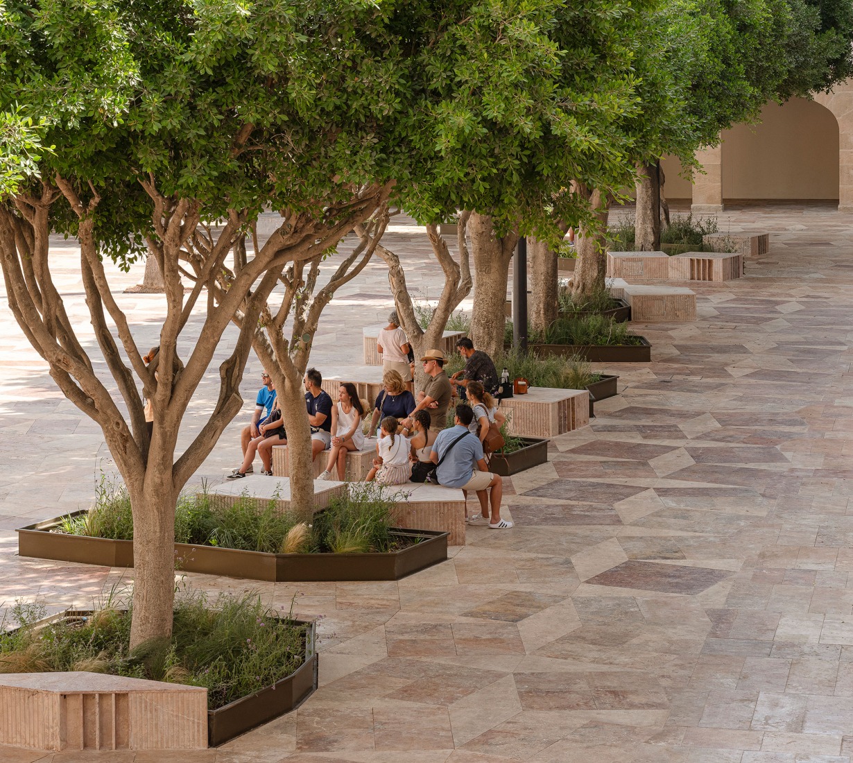 Proyecto de Urbanización Plaza de la Constitución Almería por Ordaz Estudio de Arquitectura. Fotografía por Fernando Alda. Proyecto de Urbanización Plaza de la Constitución Almería por Ordaz Estudio de Arquitectura. Fotografía por Fernando Alda.