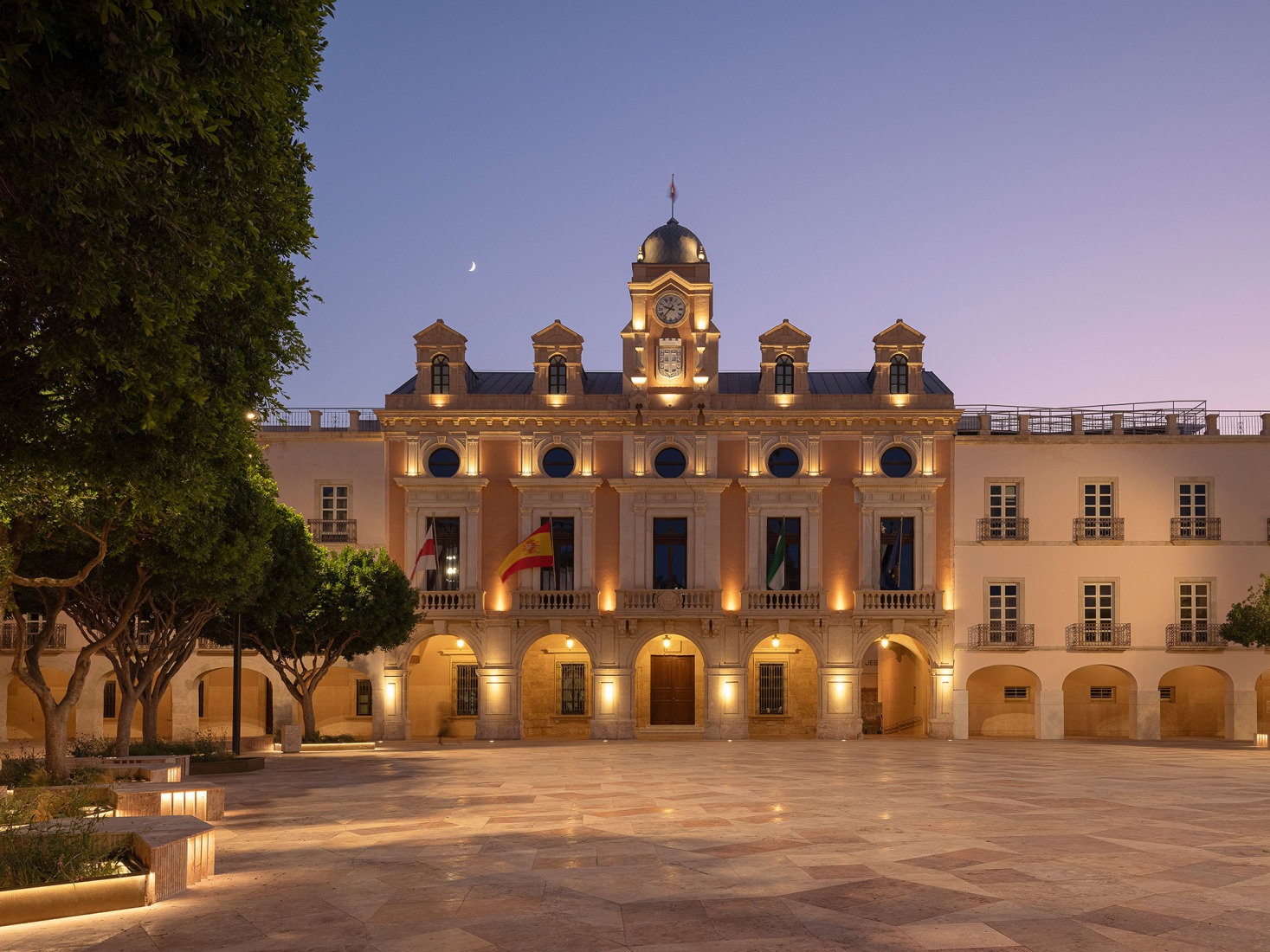 Proyecto de Urbanización Plaza de la Constitución Almería por Ordaz Estudio de Arquitectura. Fotografía por Fernando Alda. Proyecto de Urbanización Plaza de la Constitución Almería por Ordaz Estudio de Arquitectura. Fotografía por Fernando Alda.
