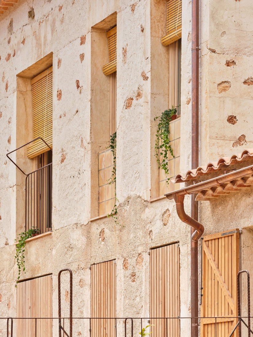 «Ses Veles Puigpunyent» por Alventosa Morell Arquitectes y Joan Josep Fortuny Giró. Fotografía por José Hevia.
