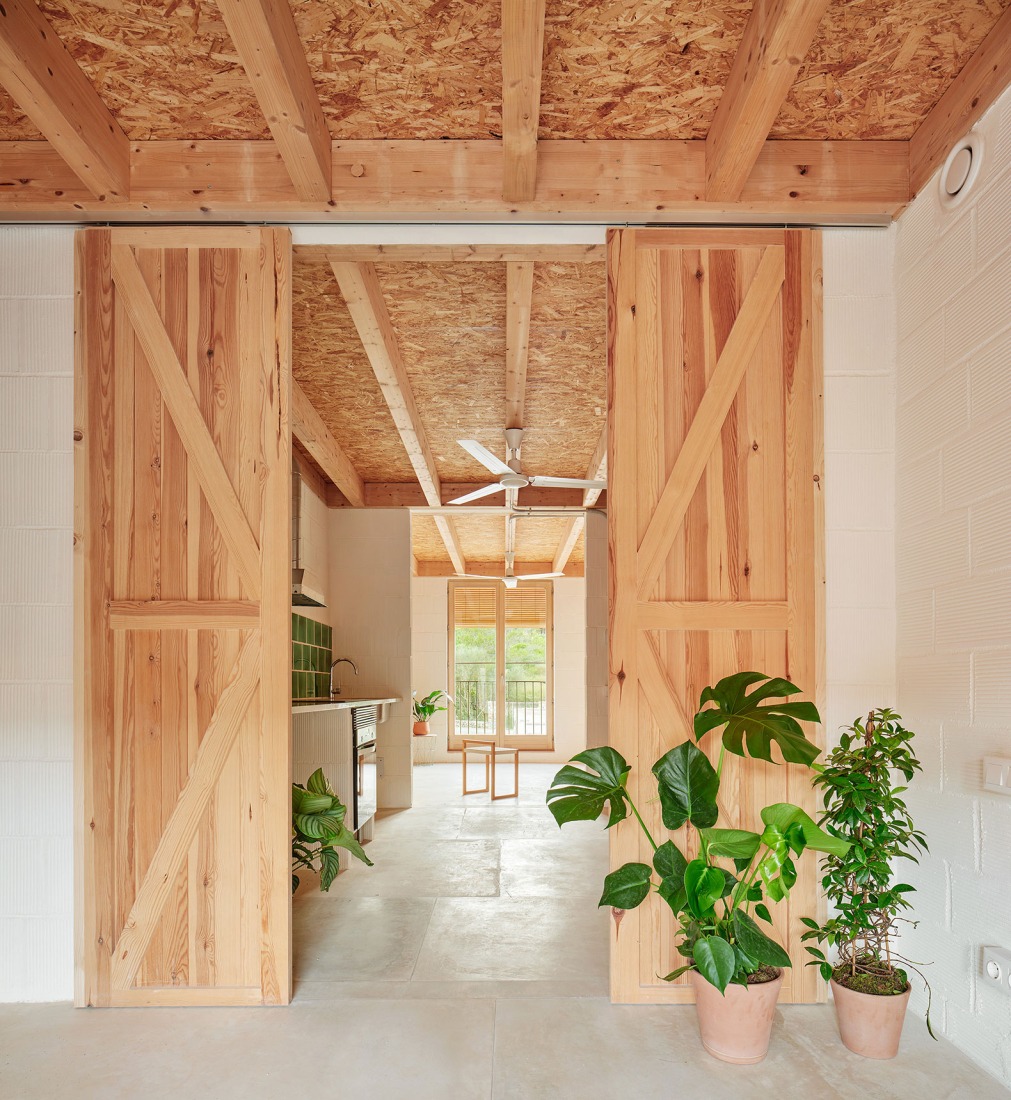 «Ses Veles Puigpunyent» por Alventosa Morell Arquitectes y Joan Josep Fortuny Giró. Fotografía por José Hevia.