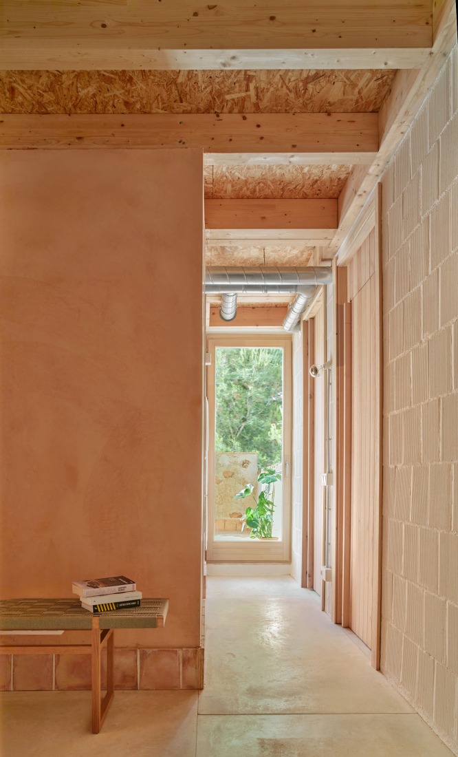 «Ses Veles Puigpunyent» por Alventosa Morell Arquitectes y Joan Josep Fortuny Giró. Fotografía por José Hevia.