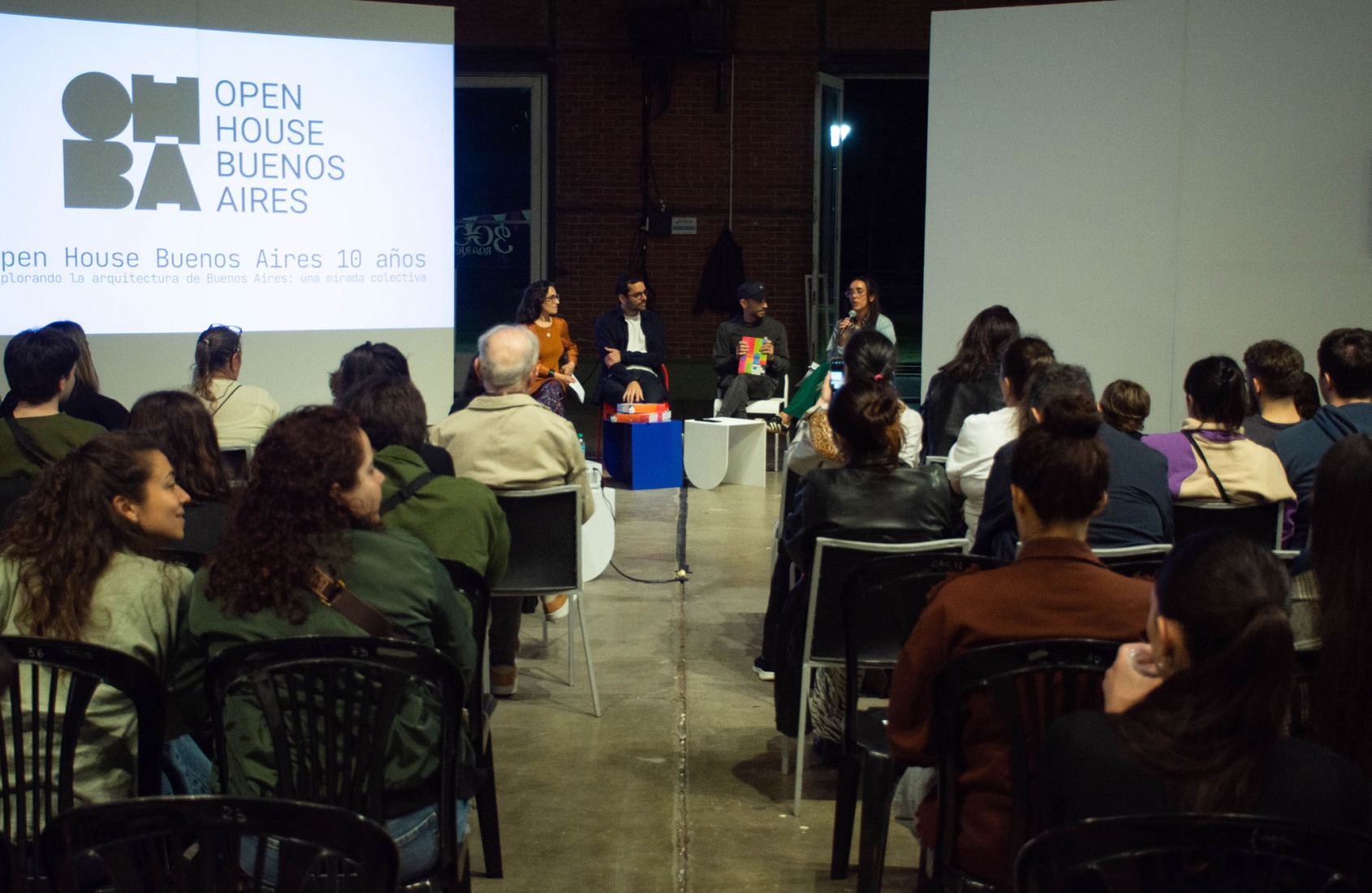 Book presentation in Rosario. Open House Buenos Aires 10 Years. Photograph by Sol Pedrido. Courtesy by OHACHE - Open House Rosario. Book presentation in Rosario. Open House Buenos Aires 10 Years. Photograph by Sol Pedrido. Courtesy by OHACHE - Open House Rosario.